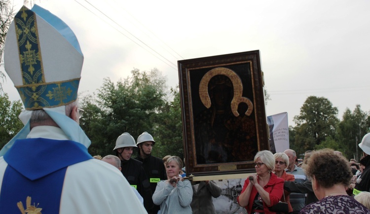 Powitanie ikony MB Częstochowskiej w Korabiewicach