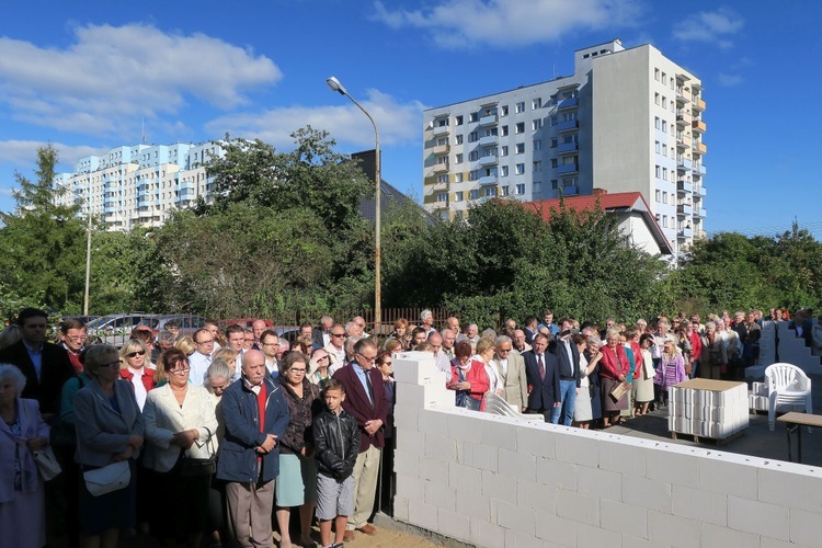 Uroczystość poświęcenia i wmurowania kamienia węgielnego w Gdyni-Witominie