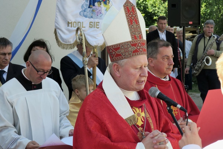 Uroczystość poświęcenia i wmurowania kamienia węgielnego w Gdyni-Witominie