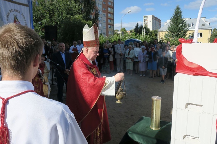 Uroczystość poświęcenia i wmurowania kamienia węgielnego w Gdyni-Witominie