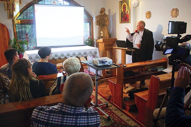 Biskup Zbigniew Kiernikowski już po raz czwarty był gościem spotkania legnickiego duszpasterstwa. Tym razem swoje wystąpienie poświęcił relacjom żydowsko-chrześcijańskim.