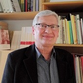 Prof. Andrzej Gąsiorowski jest autorem wielu opracowań z historii najnowszej, m.in. książki „Polska Podziemna  na Pomorzu 1939–1945”.