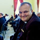 Ksiądz Jarosław Lipniak nie kryje zadowolenia z powodu popularności, jaką cieszy się diecezja wśród dogmatyków. 