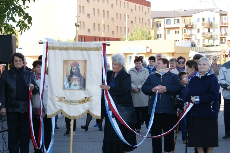 Powitanie MB Częstochowskiej w parafii św. o. Pio w Mszczonowie