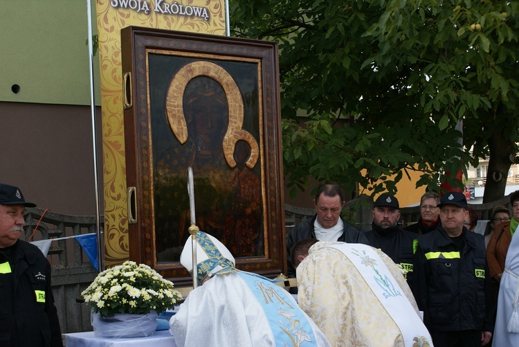 Powitanie MB Częstochowskiej w parafii św. o. Pio w Mszczonowie