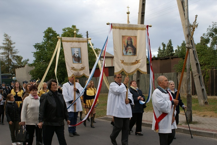 Powitanie MB Częstochowskiej w parafii św. o. Pio w Mszczonowie