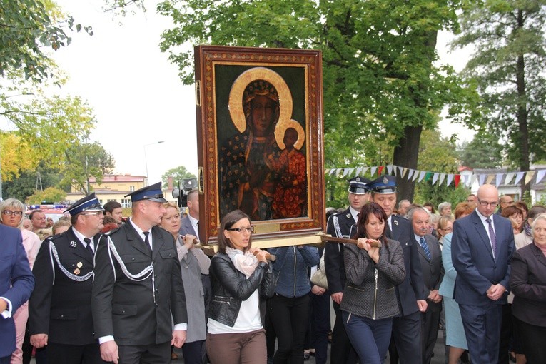 W czwartek 22 września Matka Boża przybyła do wiernych z Radziejowic