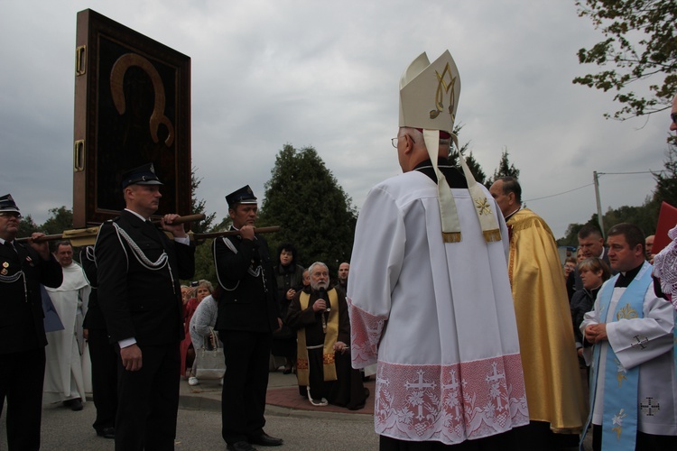 Powitanie ikony MB Częstochowskiej w Radziejowicach