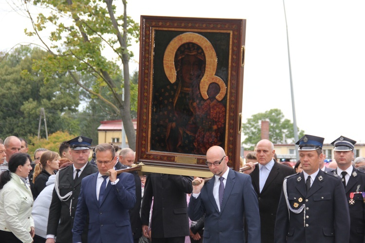 Powitanie ikony MB Częstochowskiej w Radziejowicach