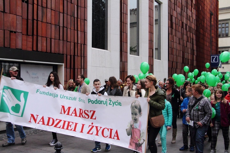 Marsz Nadziei i Życia Fundacji Urszuli Smok "Podaruj Życie" 2016