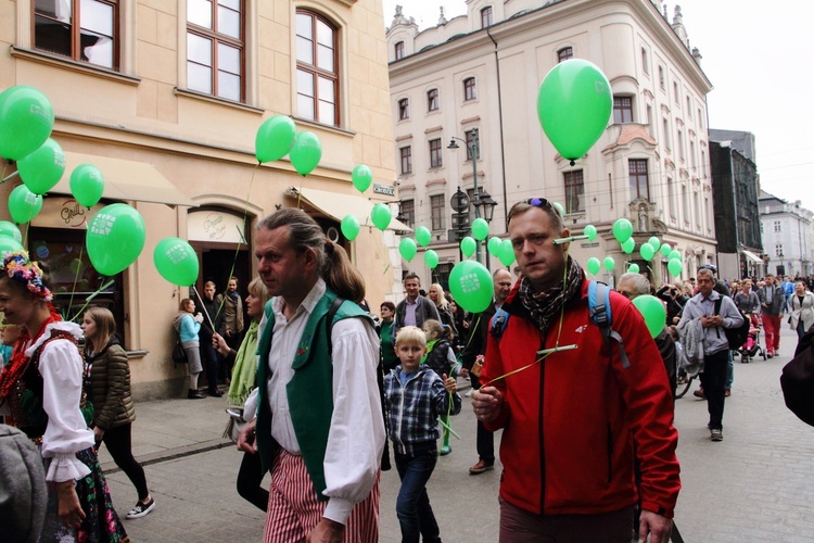 Marsz Nadziei i Życia Fundacji Urszuli Smok "Podaruj Życie" 2016