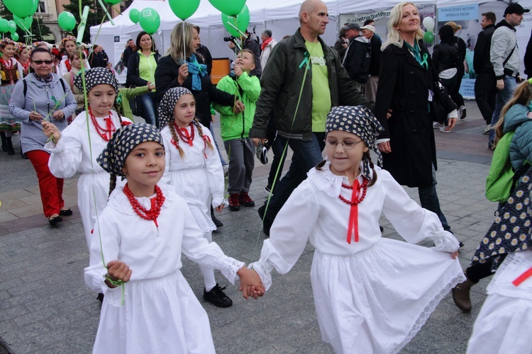 Marsz Nadziei i Życia Fundacji Urszuli Smok "Podaruj Życie" 2016