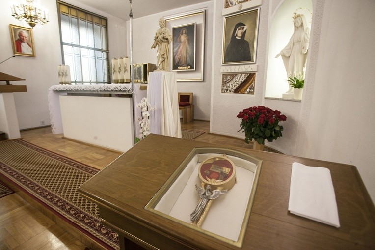 Uwaga na fałszywe relikwie św. Siostry Faustyny