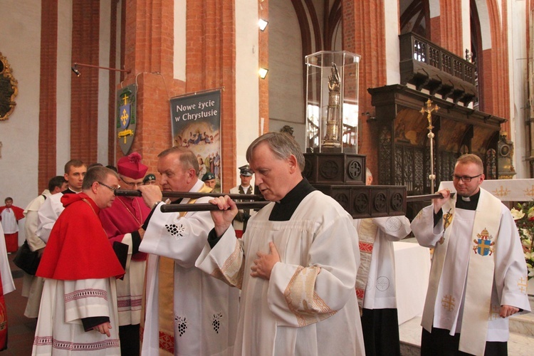 Procesja z relikwiami św. Stanisława i św. Doroty