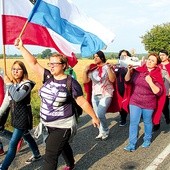 Relikwie  św. o. Maksymiliana przeniesiono w procesji z kościoła farnego w Gubinie do świątyni w Starosiedlu.