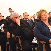 – I księża, i świeccy. Wszyscy jesteśmy tak samo odpowiedzialni za nasz Kościół – mówią zgodnie ojcowie i matki synodu.