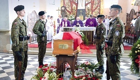 Pogrzeb kpt. Aleksandra Życińskiego ps. „Wilczur” odbył się z wojskowymi honorami.