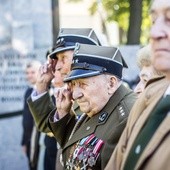 Cześć i chwała bohaterom!