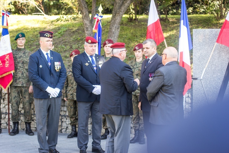 Cześć i chwała bohaterom!