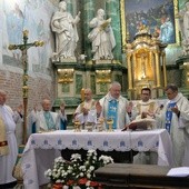 Rocznicowej Mszy św. przewodniczył o. Piotr Chojnacki, prezes Polskiej Kongregacji Zakonu Cysterskiego, opat z Krakowa-Mogiły