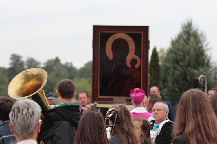 Powitanie ikony MB Częstochowskiej w Żdżarach