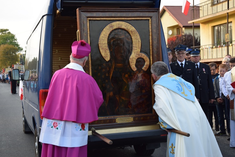 Powitanie ikony MB Częstochowskiej w Rzeczycy