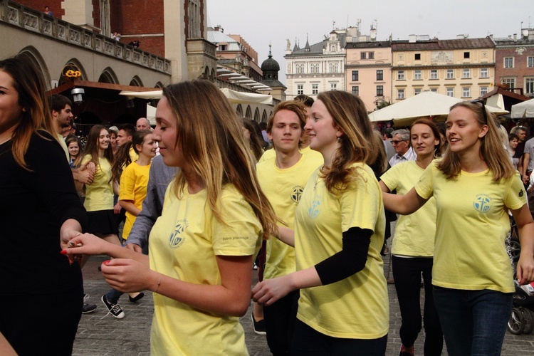 Happening Fundacji Dzieło Nowego Tysiąclecia