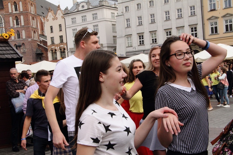 Happening Fundacji Dzieło Nowego Tysiąclecia