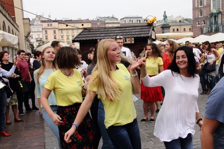 Happening Fundacji Dzieło Nowego Tysiąclecia