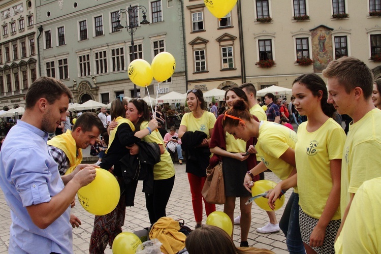 Happening Fundacji Dzieło Nowego Tysiąclecia