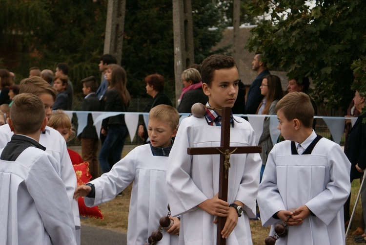 Powitanie ikony MB Częstochowskiej w parafii Sierzchowy