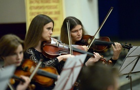 Tydzień Kultury Chrześcijańskiej rozpoczęła Młodzieżowa Orkiestra Smyczkowa DIVERTIMENTO z radomskiego Zespołu Szkół Muzycznych