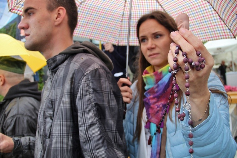 Czarny Protest i Biały