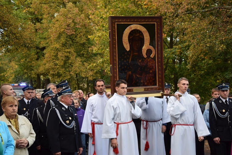 Powitanie ikony MB Częstochowskiej w Spale