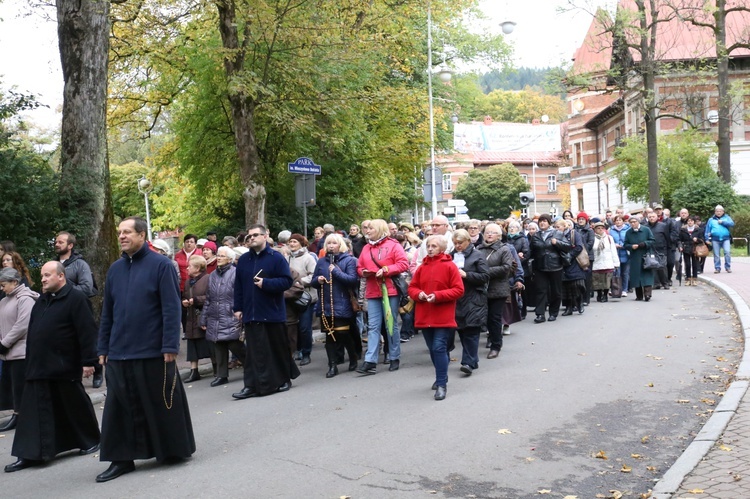 Procesja różańcowa w Krynicy-Zdroju