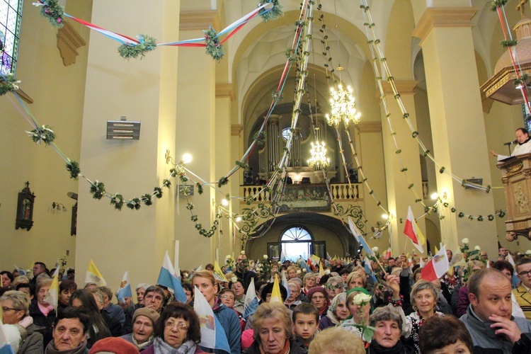 Powitanie ikony MB Częstochowskiej w Lubochni