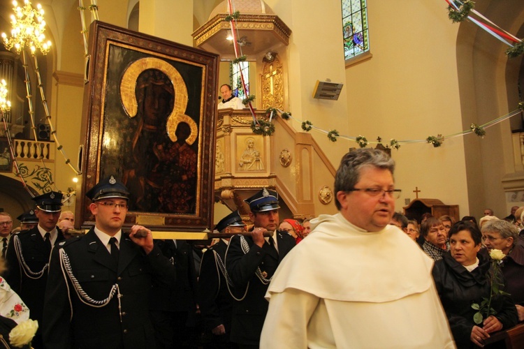 Powitanie ikony MB Częstochowskiej w Lubochni