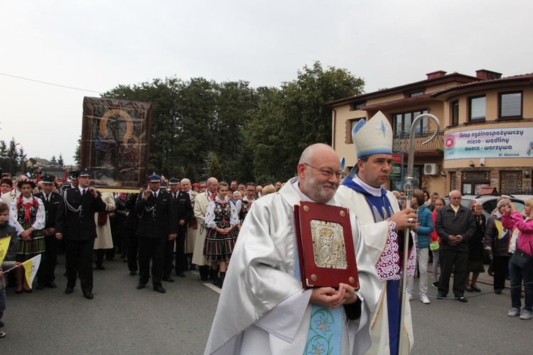 Powitanie ikony MB Częstochowskiej w Lubochni