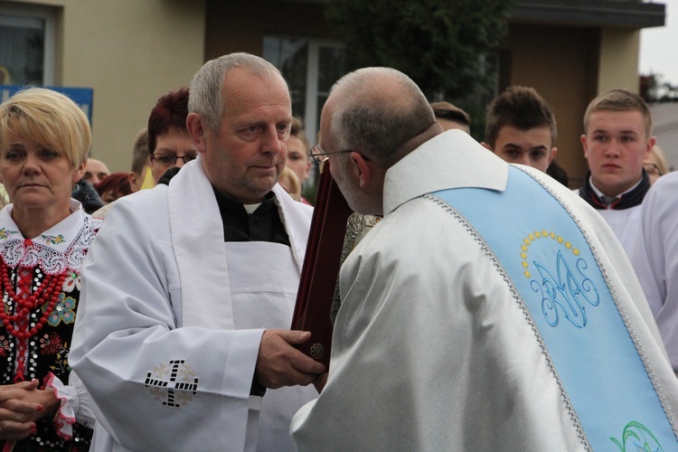 Powitanie ikony MB Częstochowskiej w Lubochni