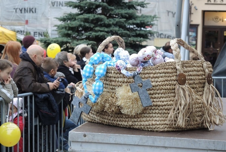 Dzień Papieski AD 2016 na Rynku w Bielsku-Białej