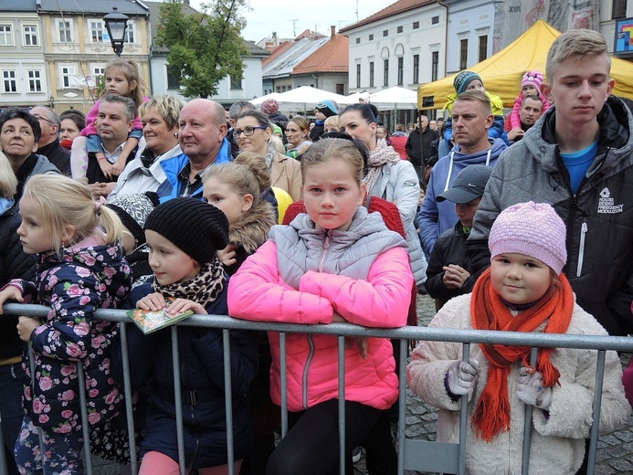 Dzień Papieski AD 2016 na Rynku w Bielsku-Białej