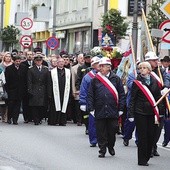 Procesji różańcowej z relikwiami św. Jana Pawła II przewodniczył metropolita gdański.