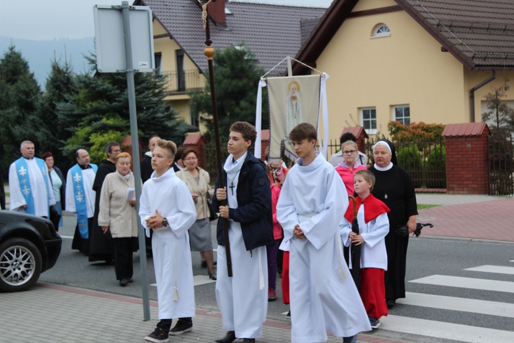 Różańcowa procesja do Ustronia-Hermanic