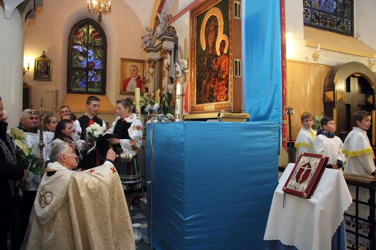 Powitanie ikony MB Częstochowskiej w Białyninie