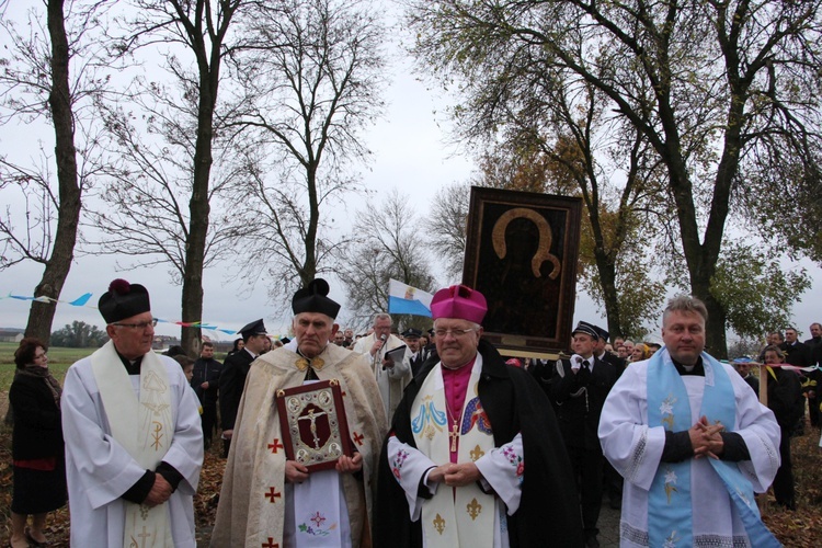 Powitanie ikony MB Częstochowskiej w Białyninie