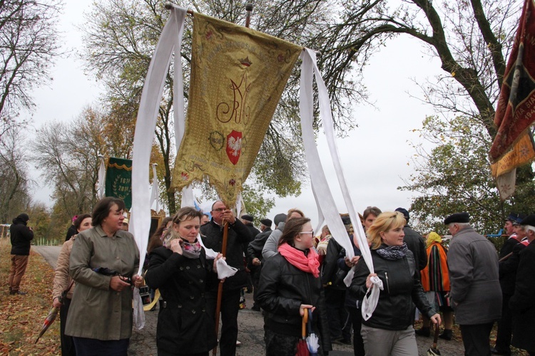 Powitanie ikony MB Częstochowskiej w Białyninie