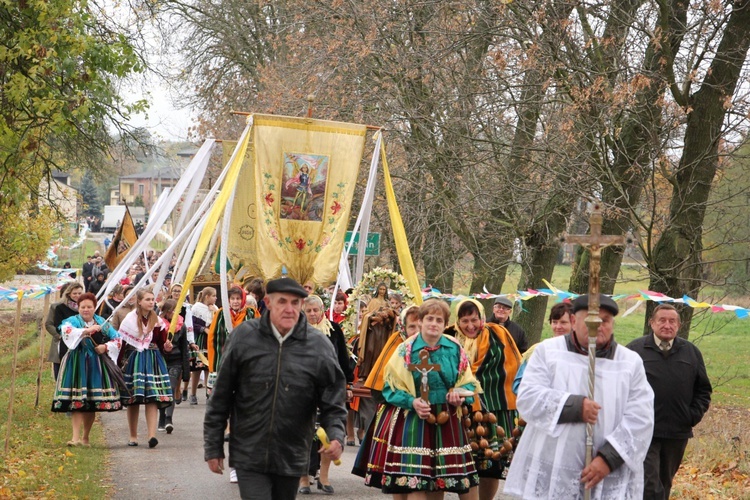 Powitanie ikony MB Częstochowskiej w Białyninie