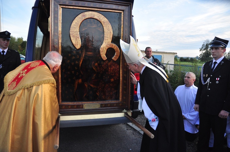 Powitanie ikony MB Częstochowskiej w Wysokienicach