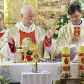 Uroczystościom jubileuszowym w Świebodzinie przewodniczył ks. infułat Adam Kokoszka.