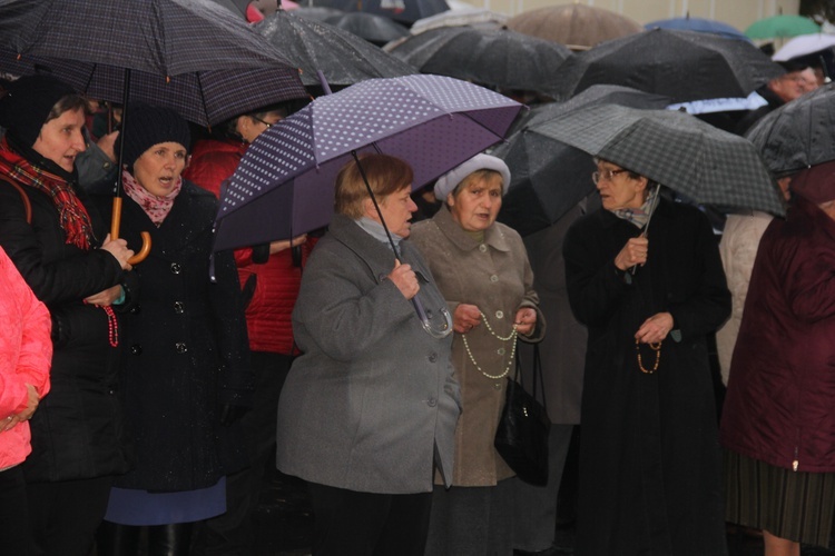 Powitanie ikony MB Częstochowskiej w parafii św. Jakuba w Skierniewicach